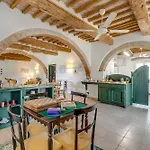 Relaxing Family Podere Delle Rose Pool & Garden 度假居
