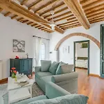 Relaxing Family Podere Delle Rose Pool & Garden 度假居 *